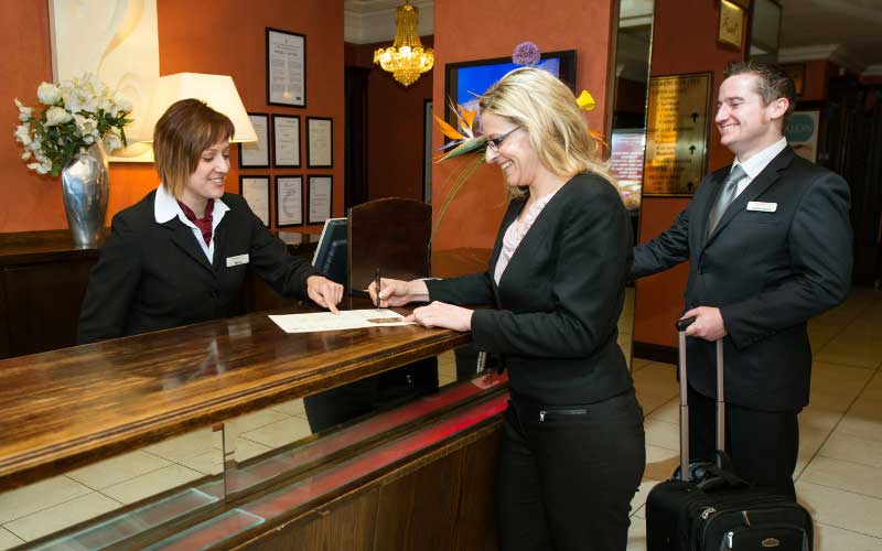  *Các câu hỏi về khách sạn dành cho khách hàng giúp người đi thuê phòng bớt phải “Google dịch”